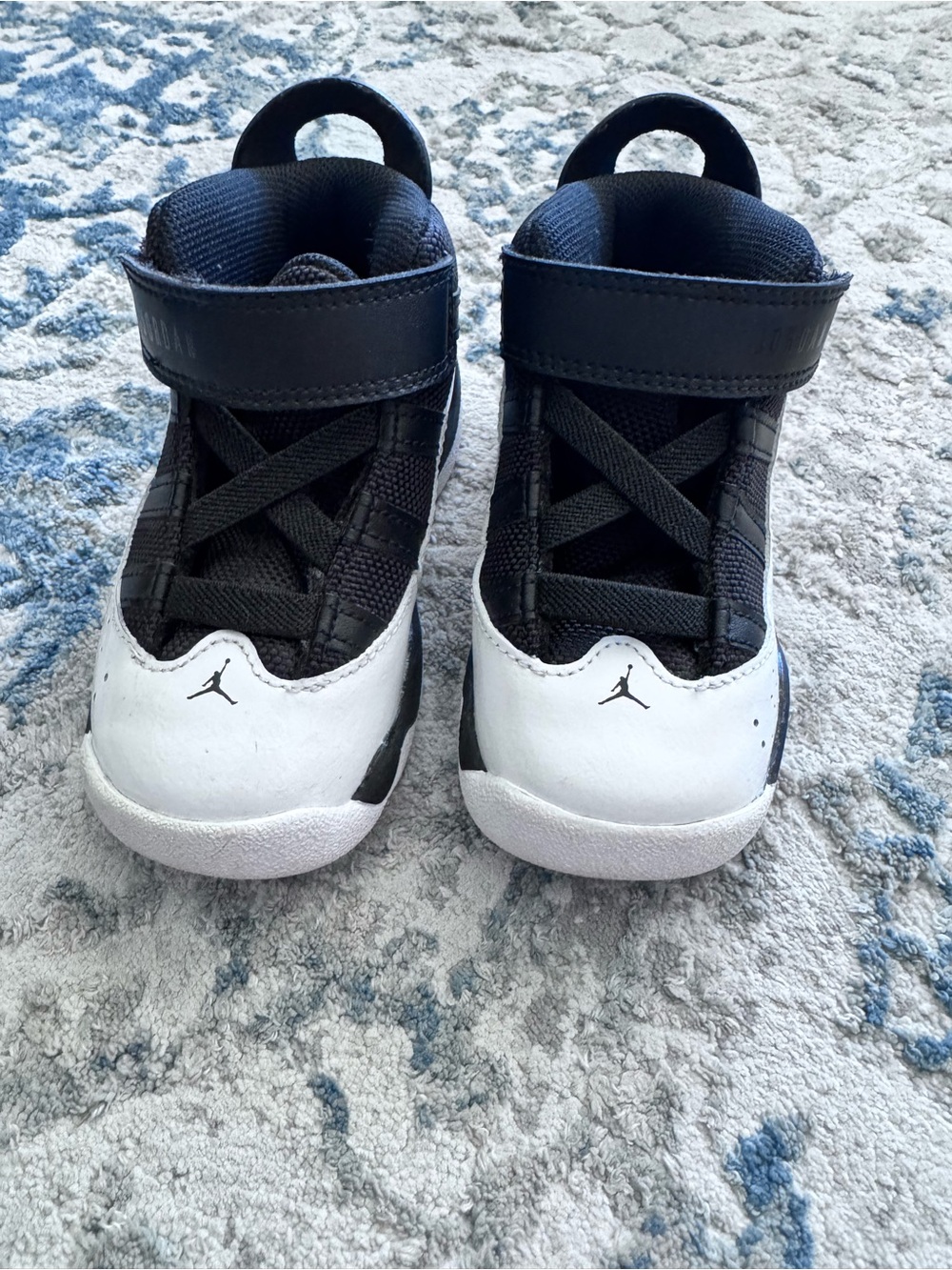 Jordan Toddler Sneakers in Black and White- Size 5.5